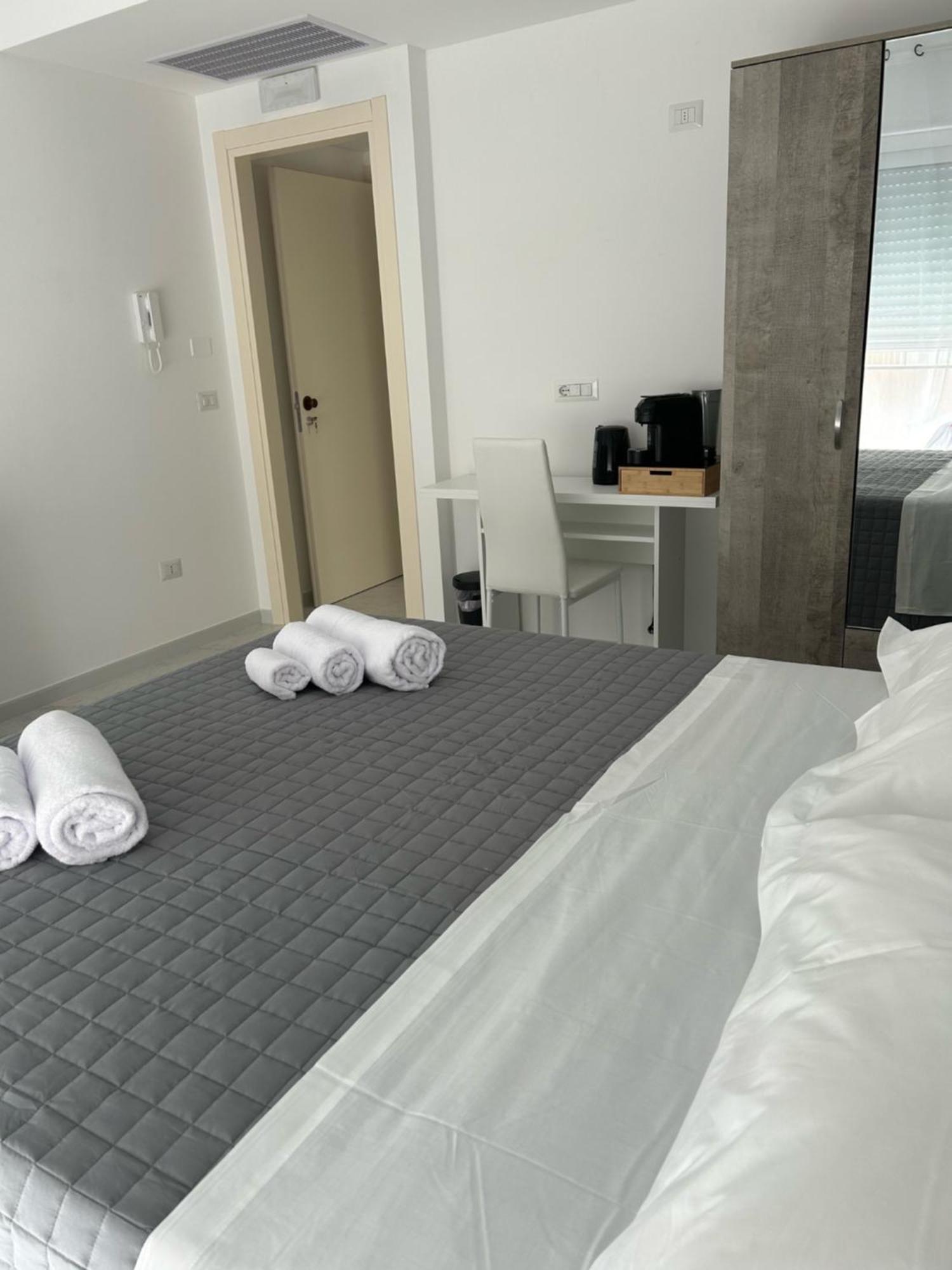 Aqua Marine B&B - Rooms And Apartments Milazzo Exteriér fotografie